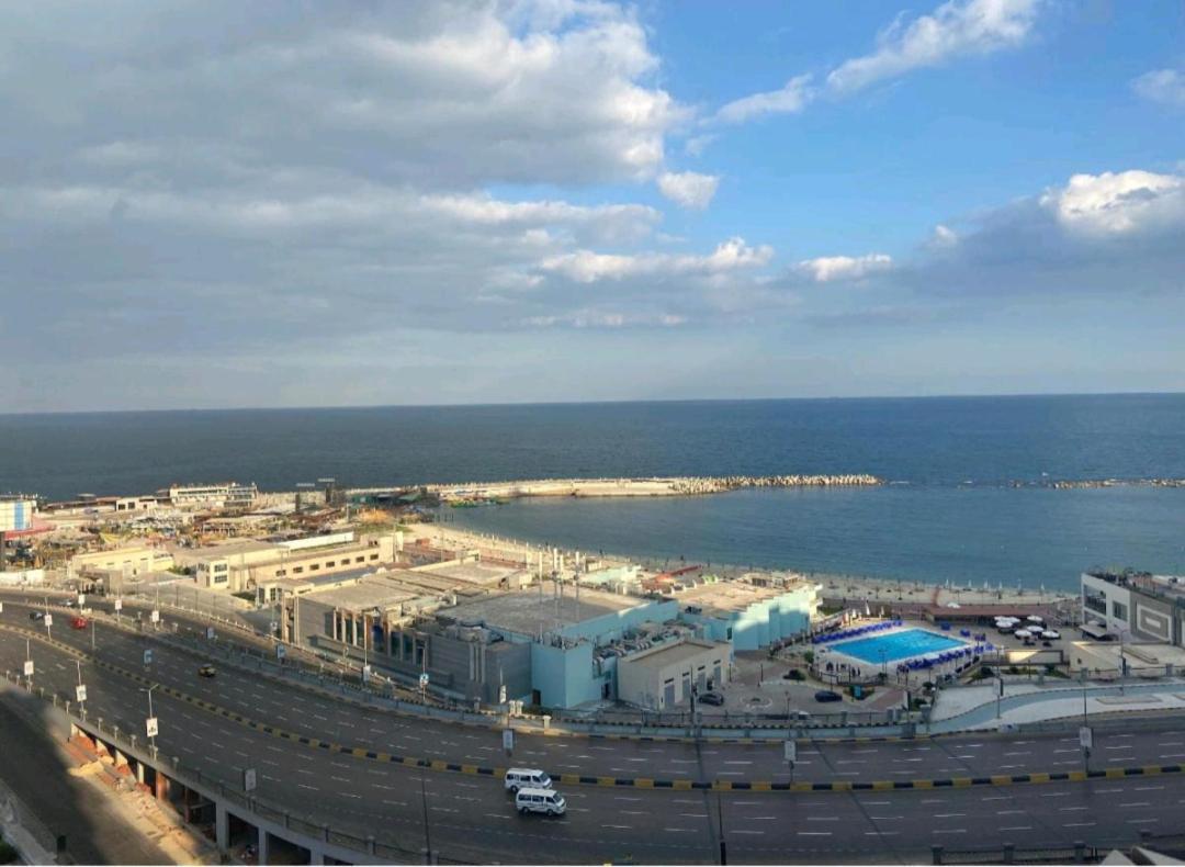 Apartmán للعائلات فقط The Fardous Sea View